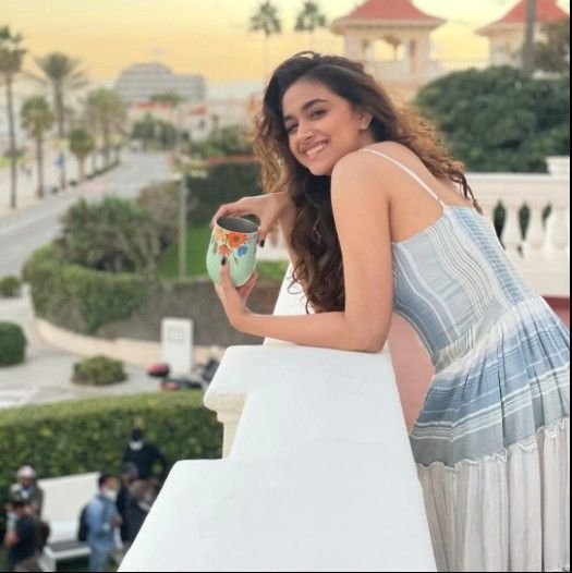 Keerthy Suresh Weight | Complete Read About Her Diet, Fitness and Transformation